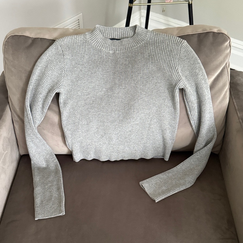 Brandy Melville Light Gray Ribbed Turtleneck Sweater